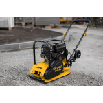 Виброплита SKIPER C90L-WM (Loncin LC200F) с колесами и ковриком — надежное уплотнение грунта и тротуарной плитки